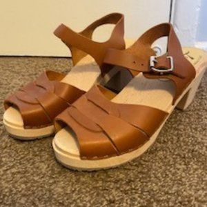 Lotta From Stockholm Peep Toe Clogs in Tan Leather